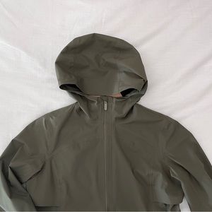 Lululemon rain rebel jacket